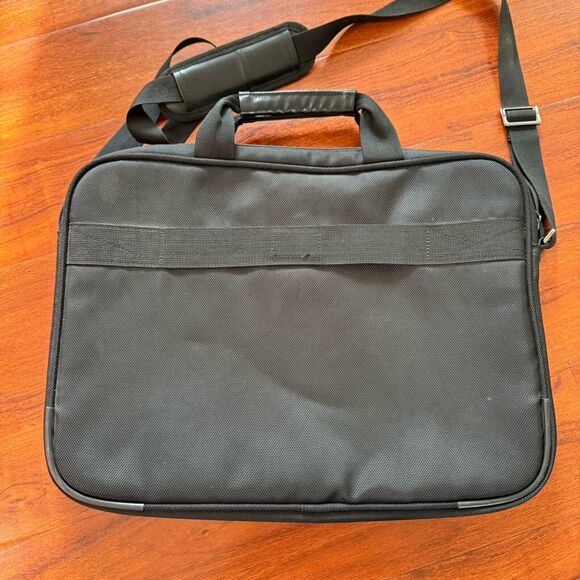 KENNETH COLE REACTION R-Tech 17"‎ Laptop Bag Briefcase Black Handles & Strap - Picture 15 of 16